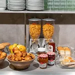 Ibis Budget Centre 2*