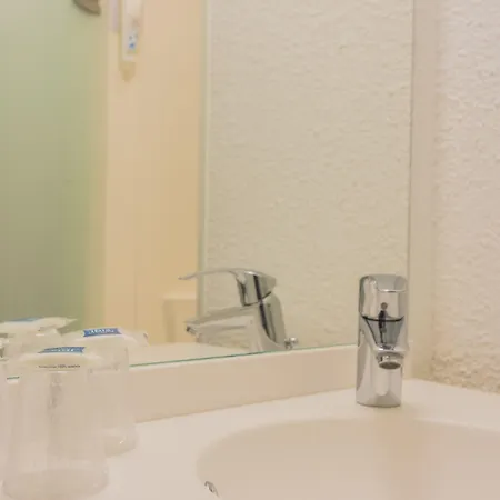 Ibis Budget Centre 2*