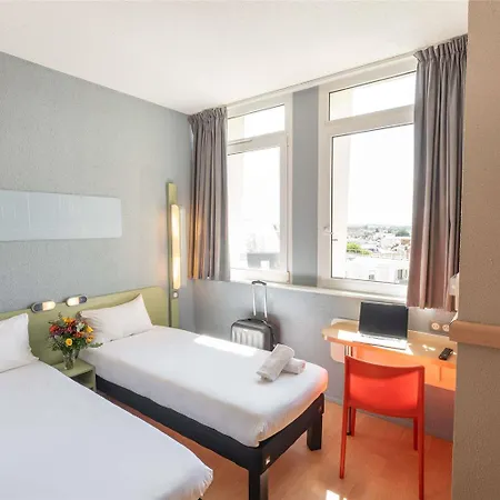 Ibis Budget Centre Hotel 2*