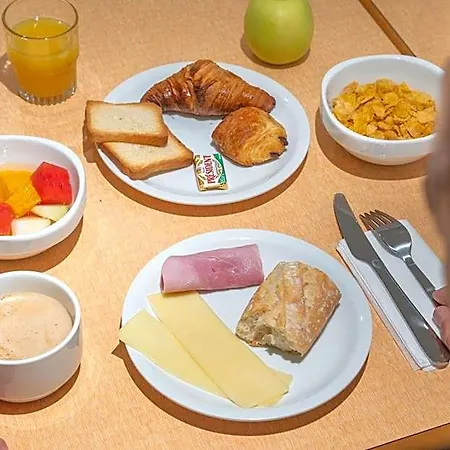 Ibis Budget Centre 2*
