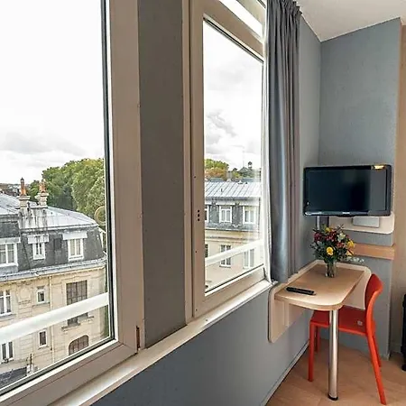 Ibis Budget Centre 2*