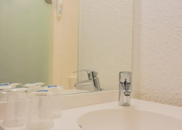 Ibis Budget Centre 2*